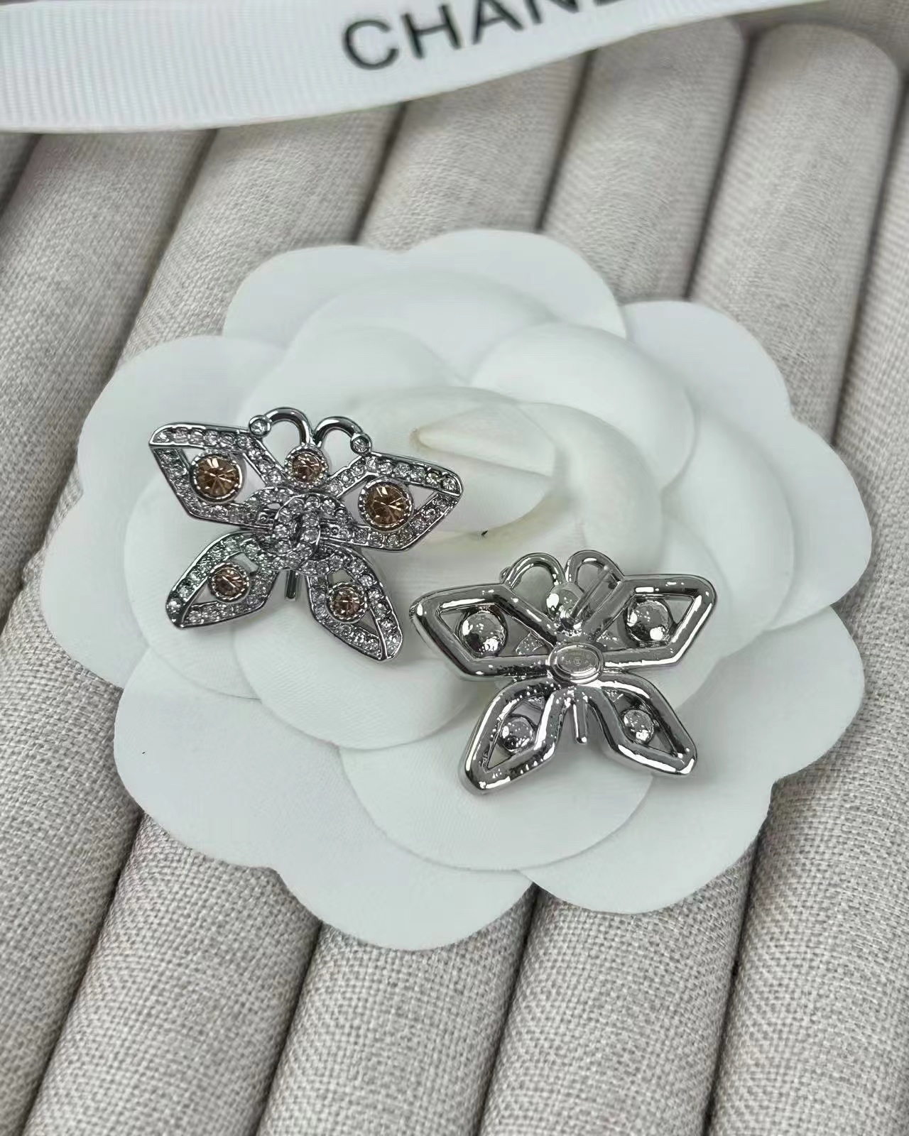 CHANEL シャネル ピアス