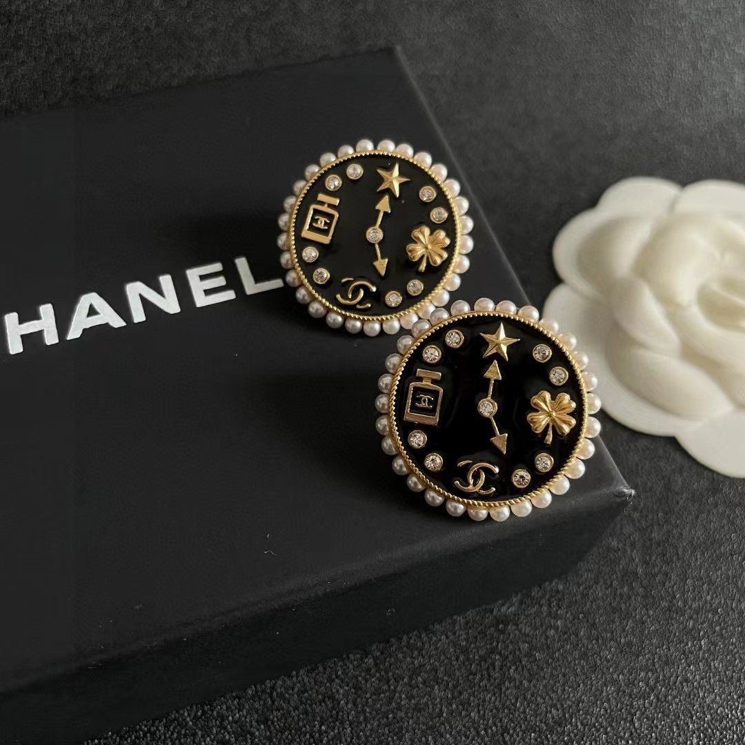 CHANEL シャネル ピアス