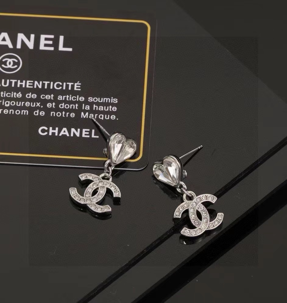 CHANEL シャネル ピアス
