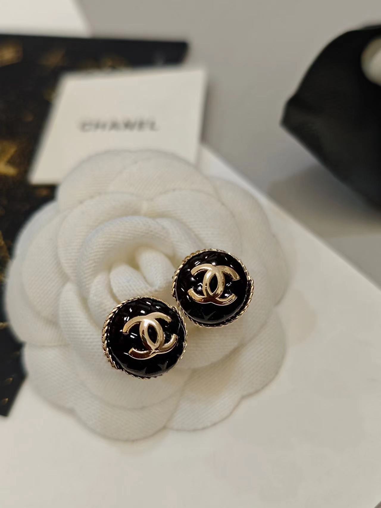 CHANEL シャネル ピアス