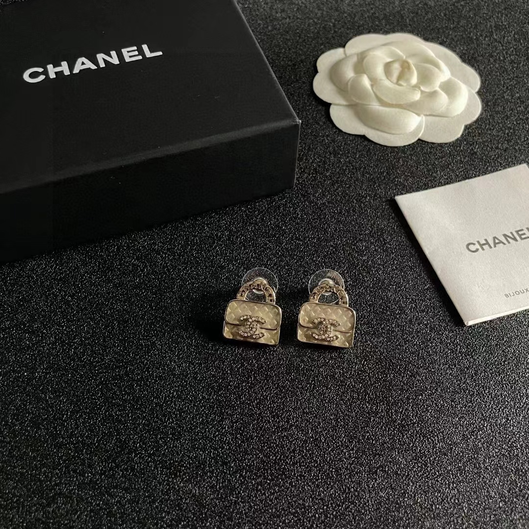 CHANEL シャネル ピアス