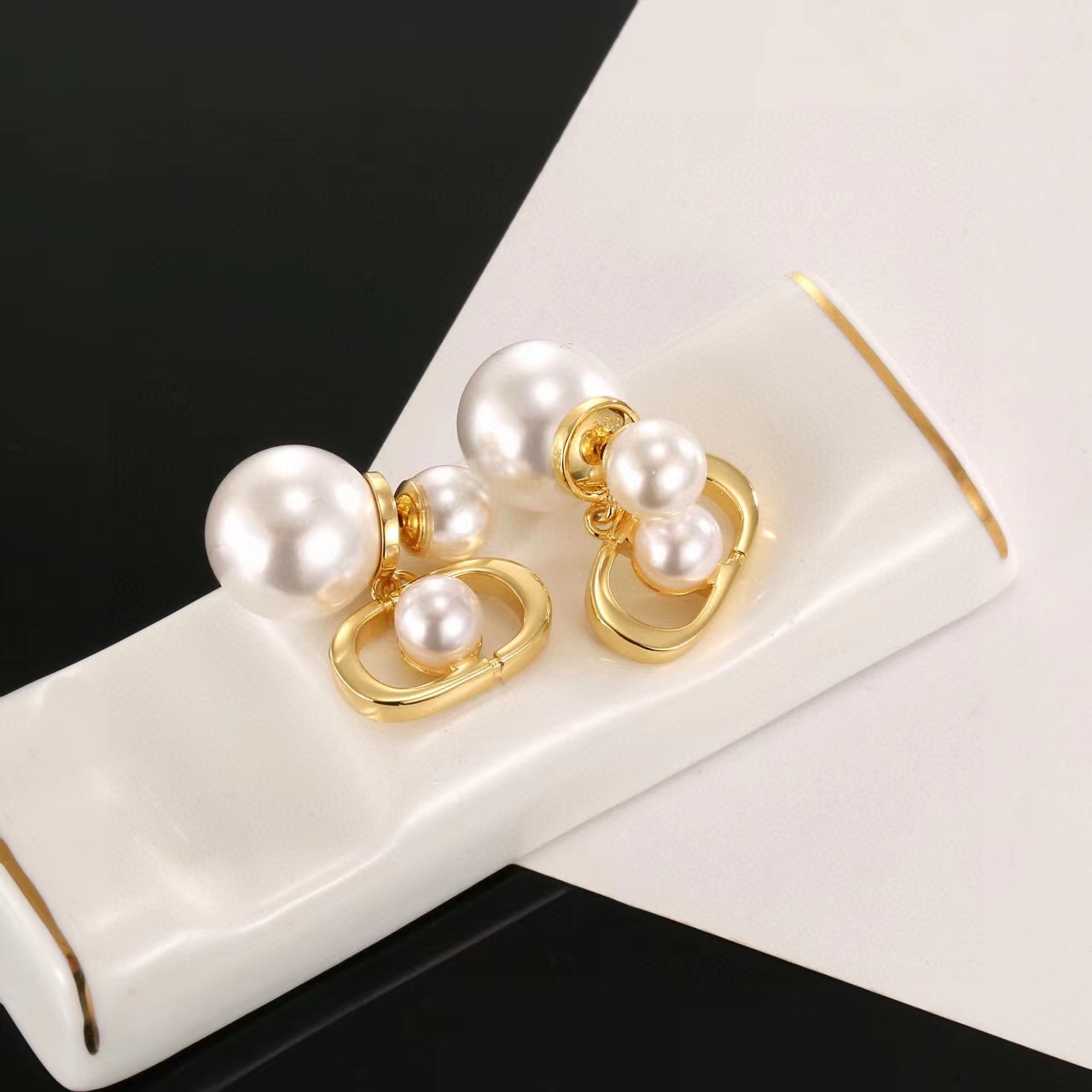 DIOR  ディオール ピアス