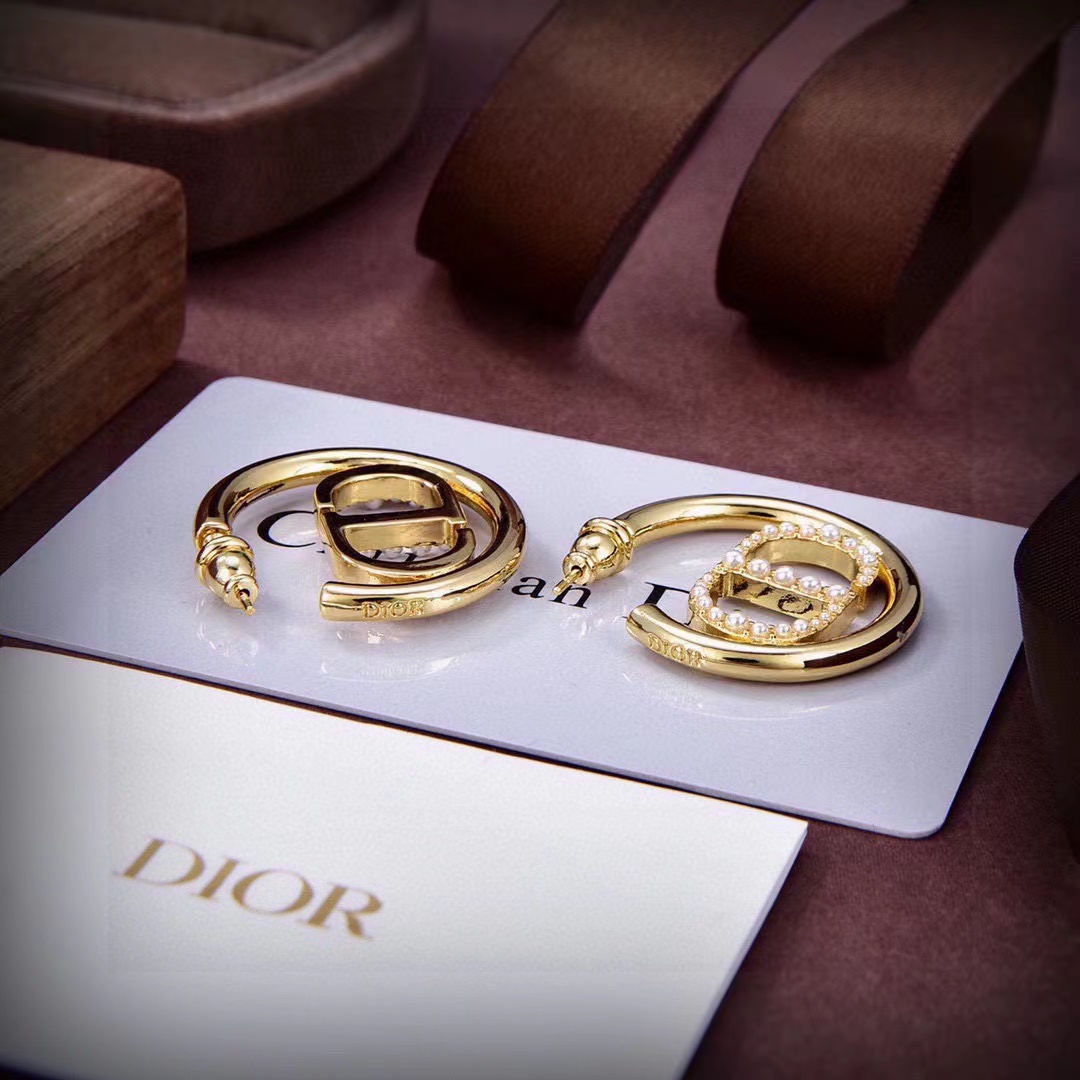 DIOR  ディオール ピアス