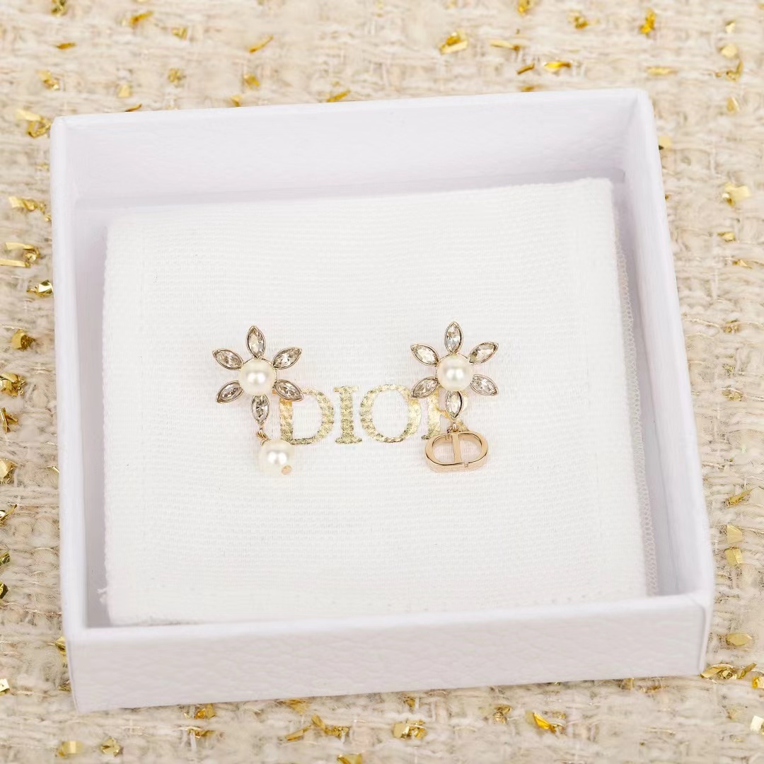 DIOR  ディオール ピアス