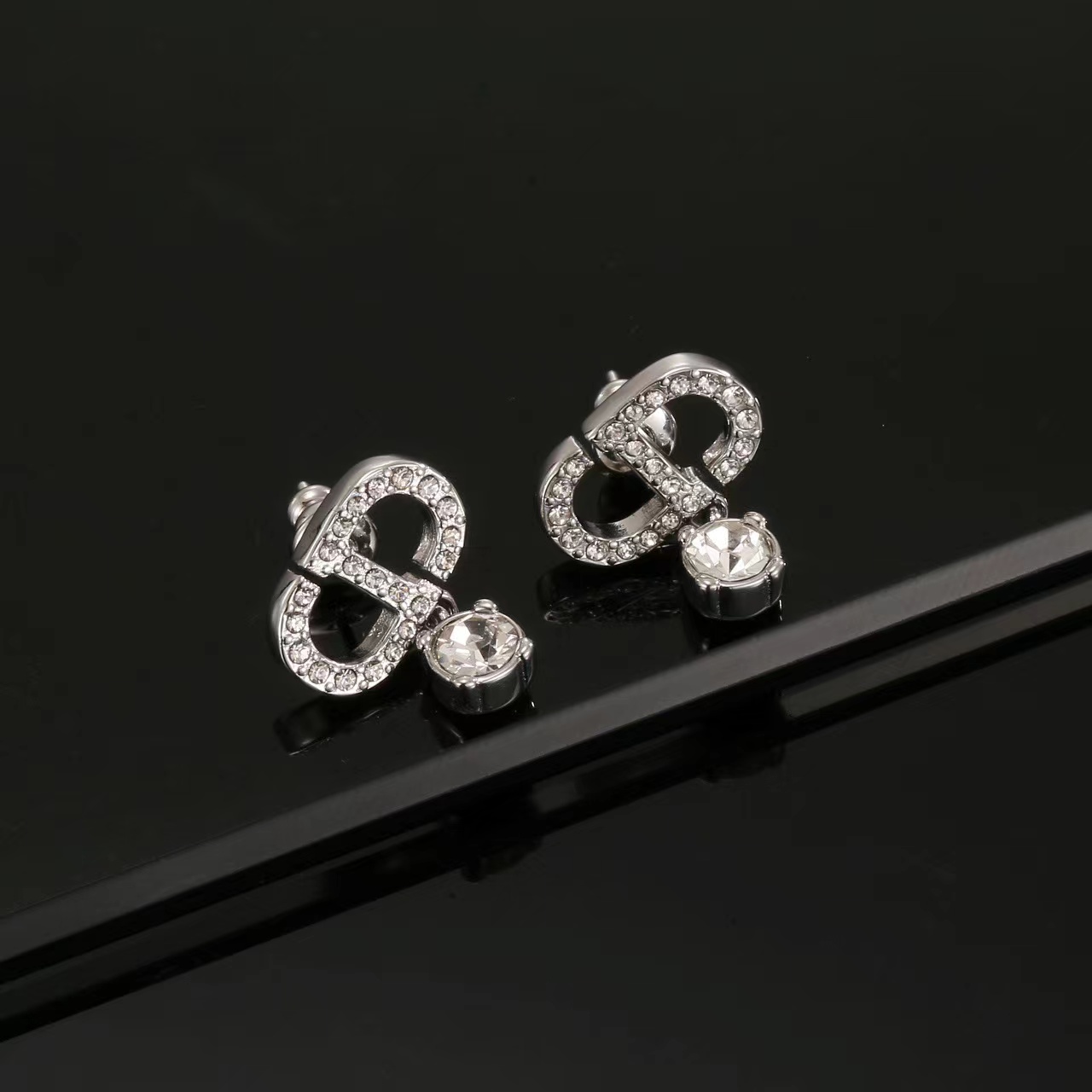 DIOR  ディオール ピアス