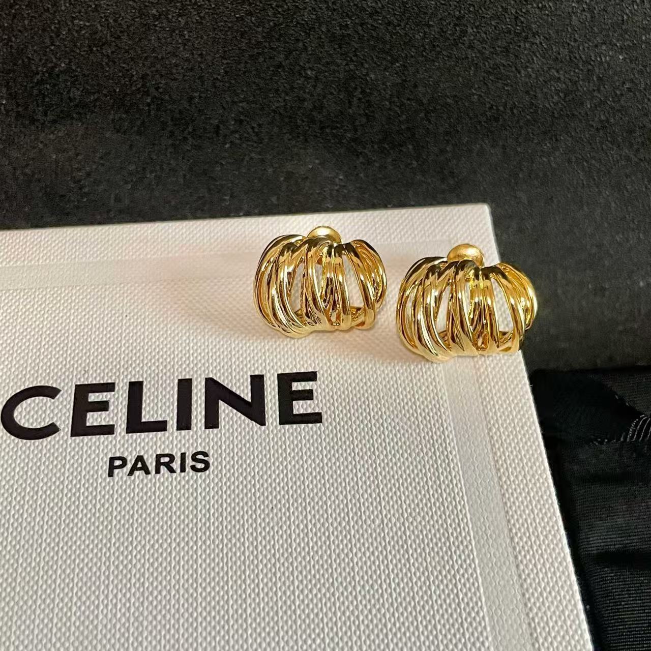 CELINE  セリーヌ ピアス