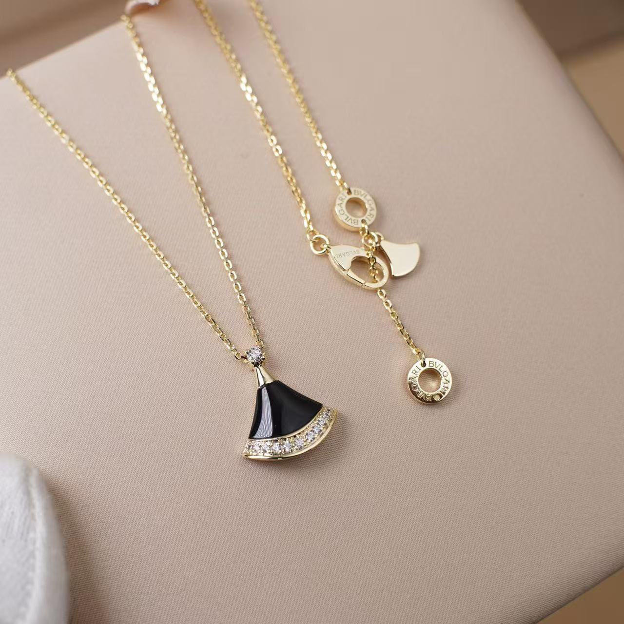 BVLGARI ディーヴァ ドリーム  ネックレス