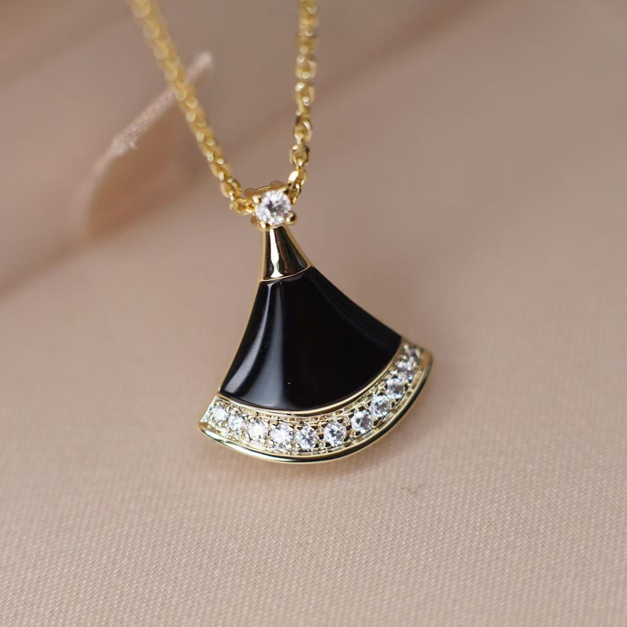 BVLGARI ディーヴァ ドリーム  ネックレス