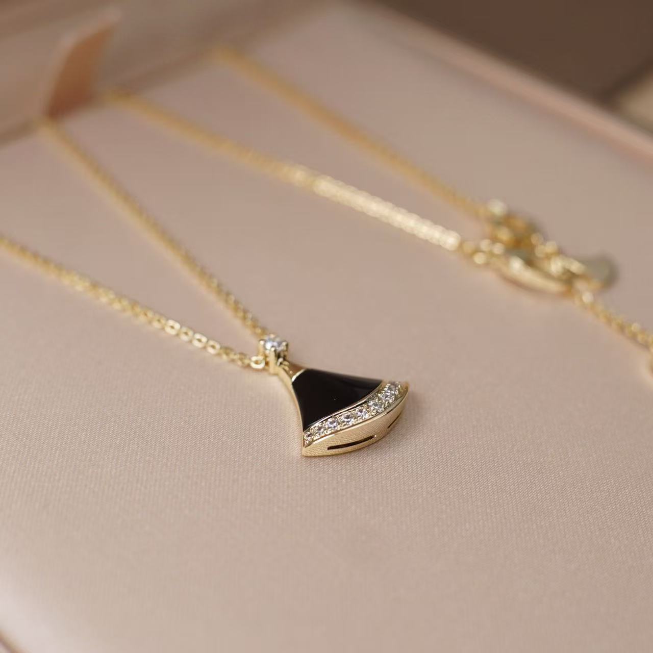 BVLGARI ディーヴァ ドリーム  ネックレス