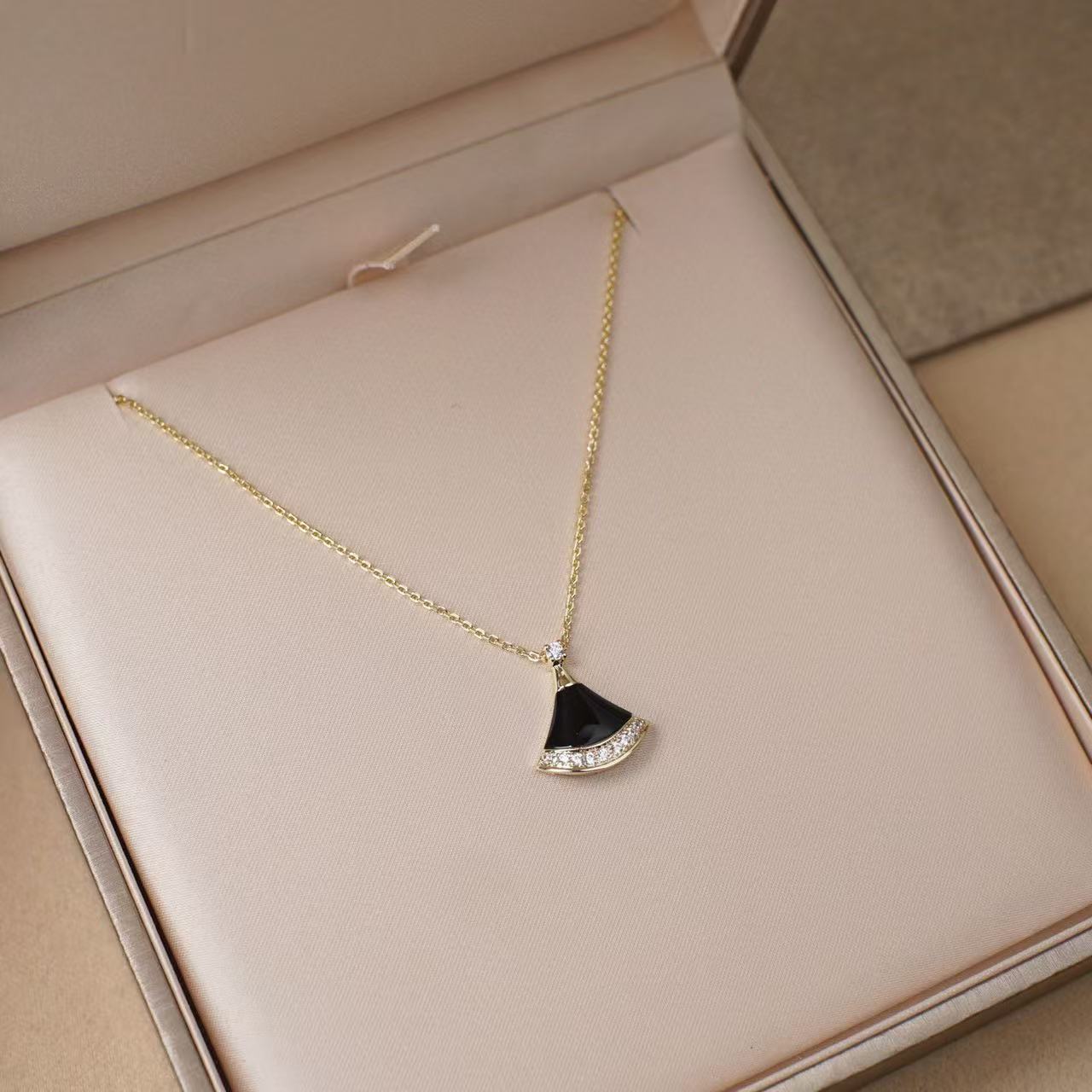 BVLGARI ディーヴァ ドリーム  ネックレス