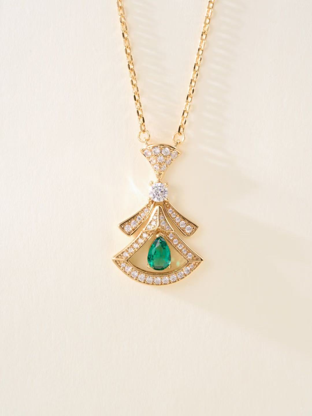 BVLGARI ディーヴァ ドリーム  ネックレス