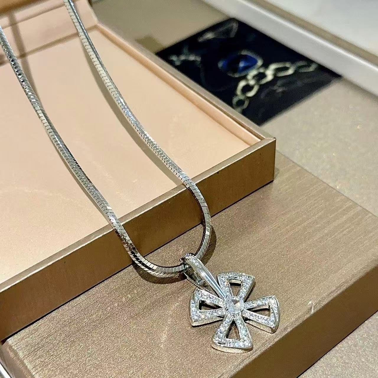 BVLGARI ディーヴァ ドリーム  ネックレス