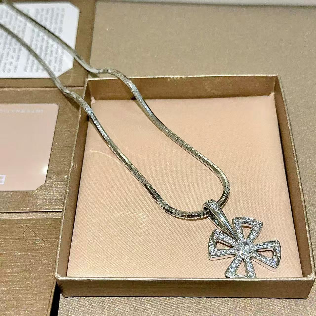 BVLGARI ディーヴァ ドリーム  ネックレス