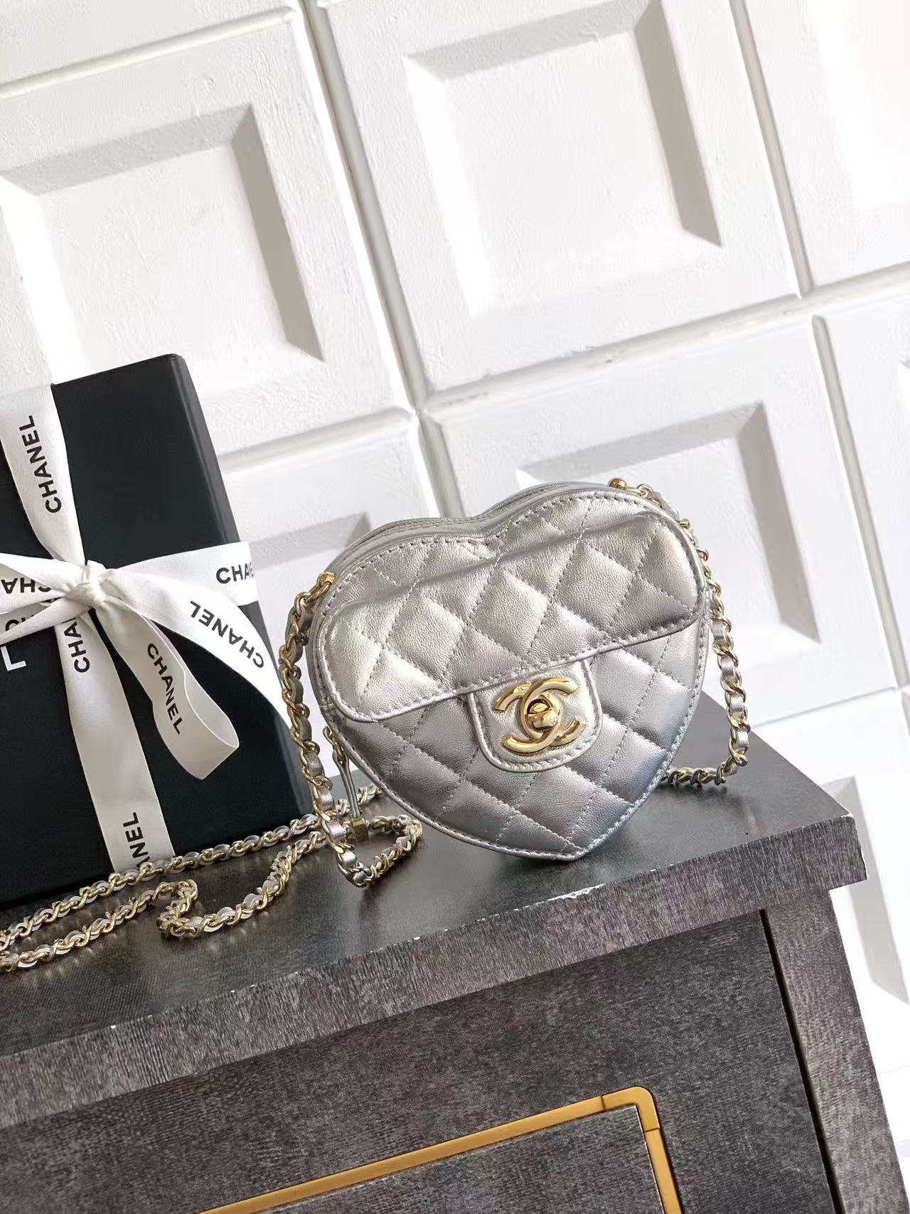 CHANEL シャネル  バッグ