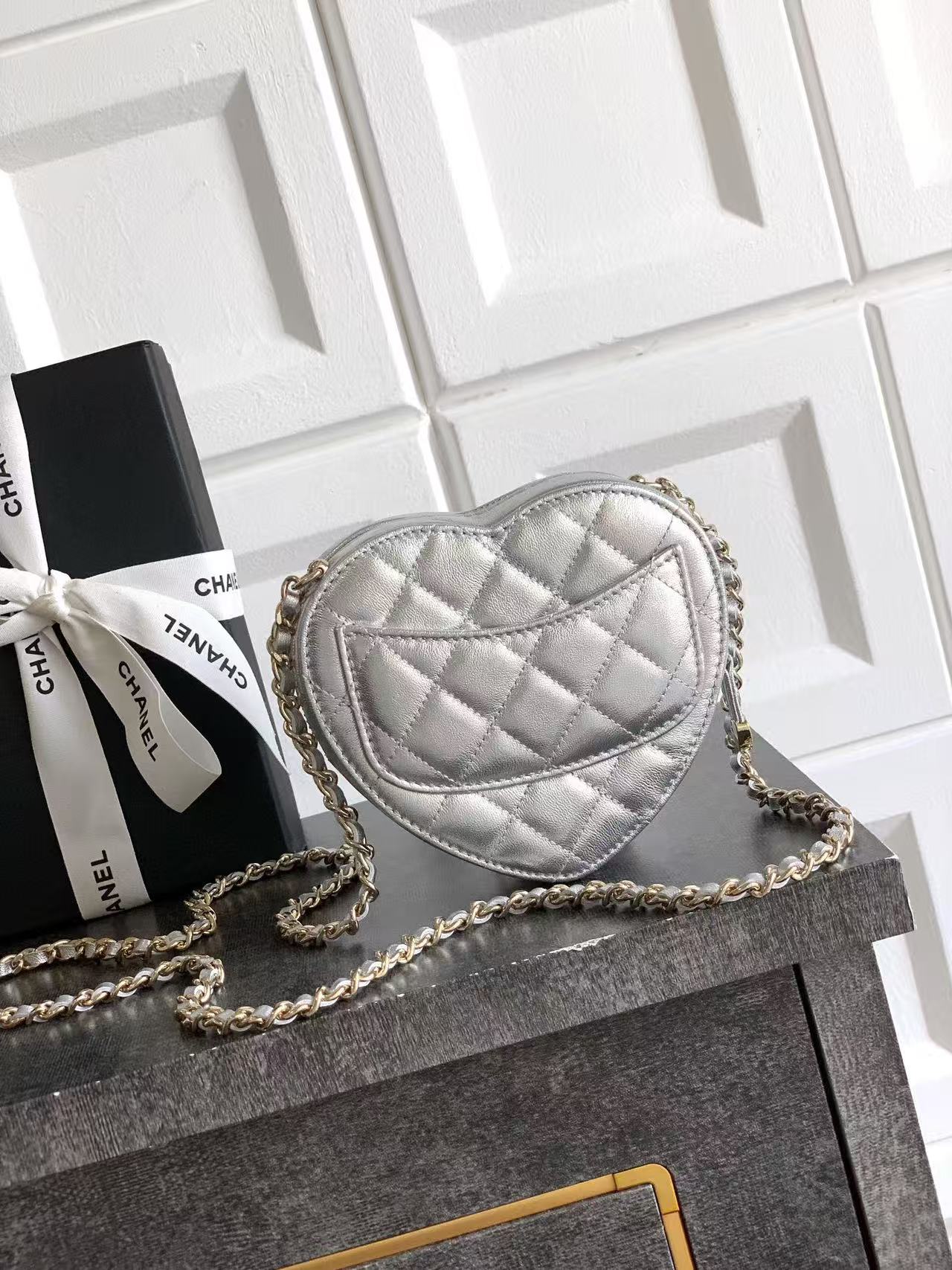 CHANEL シャネル  バッグ