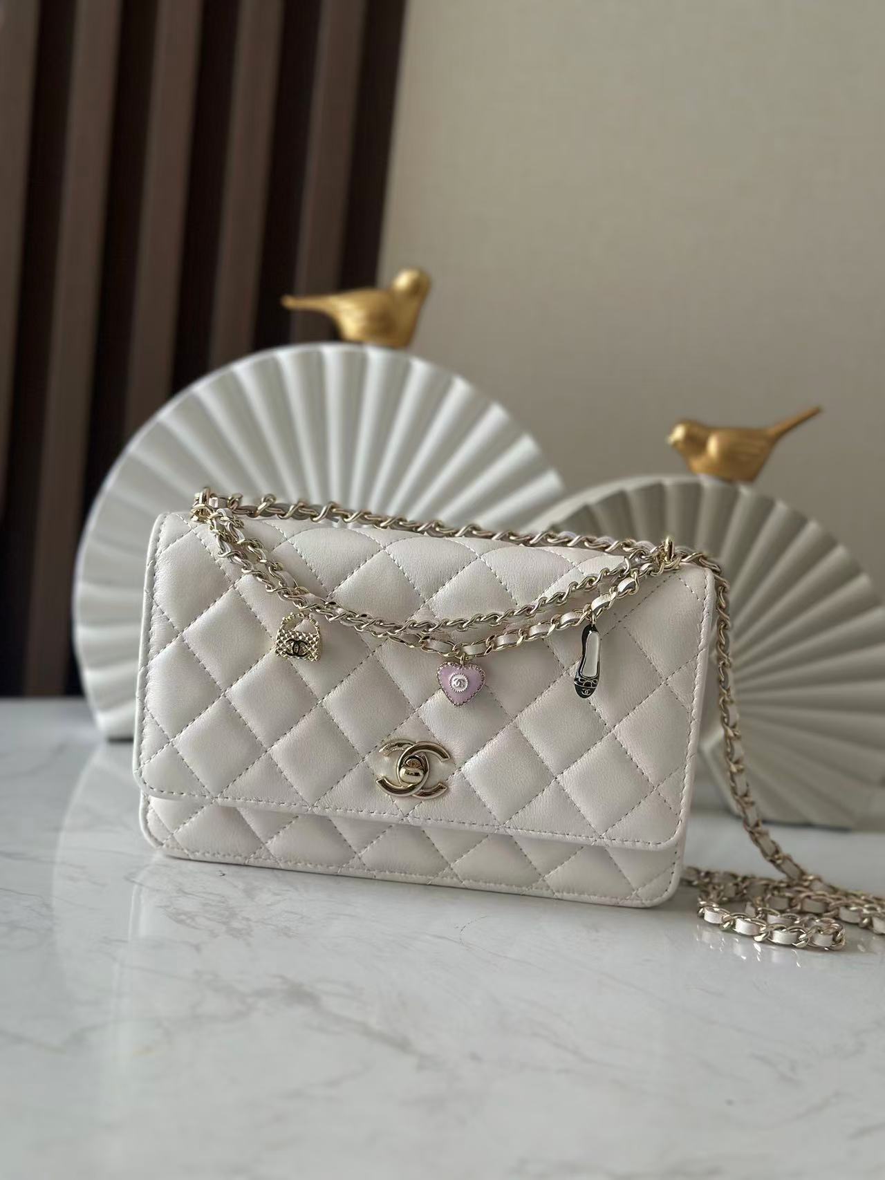 CHANEL シャネル  バッグ