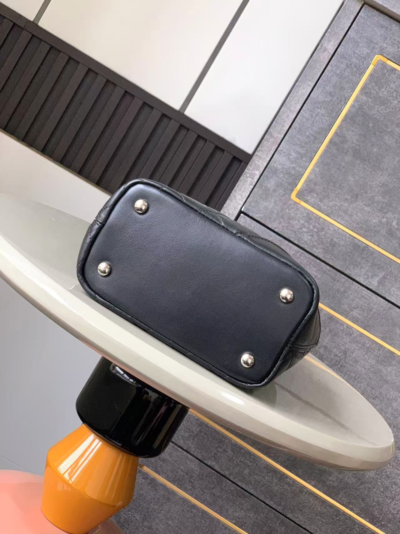 CHANEL シャネル  バッグ