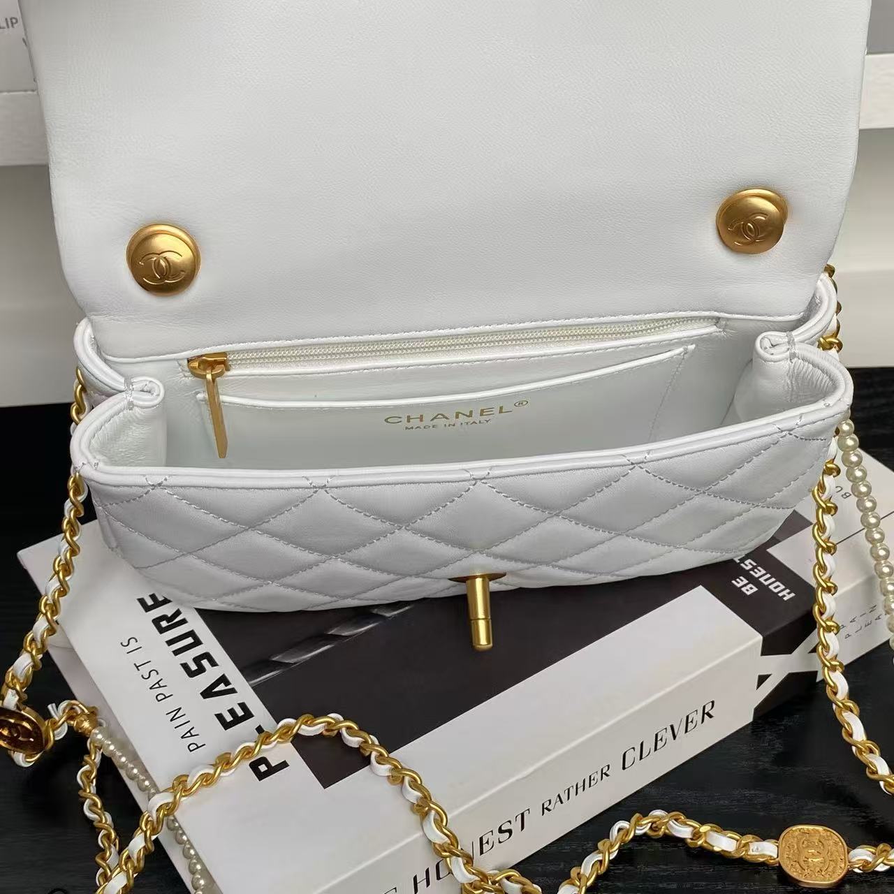 CHANEL シャネル  バッグ