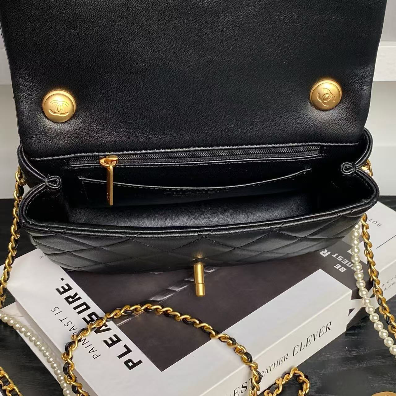 CHANEL シャネル  バッグ
