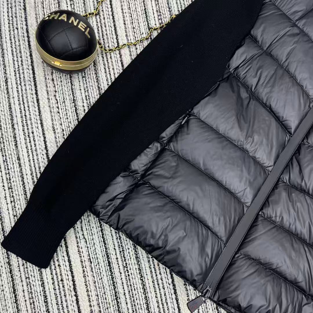 Moncler  モンクレール ダウンジャケット