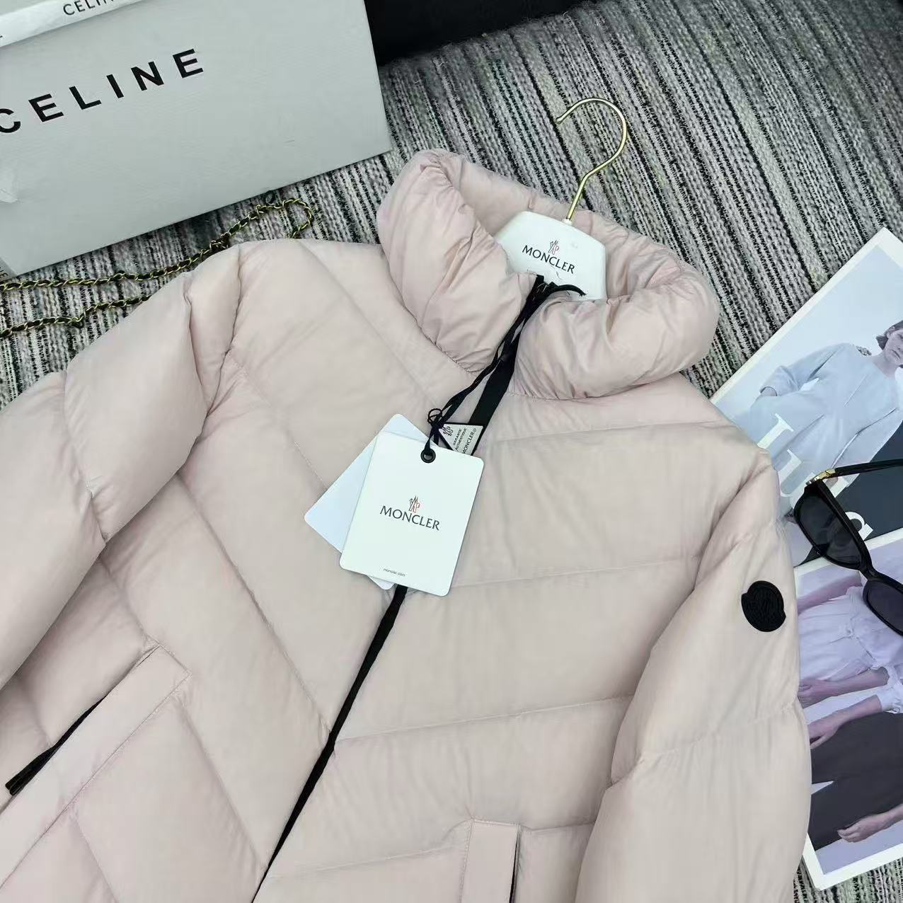 Moncler  モンクレール ダウンジャケット