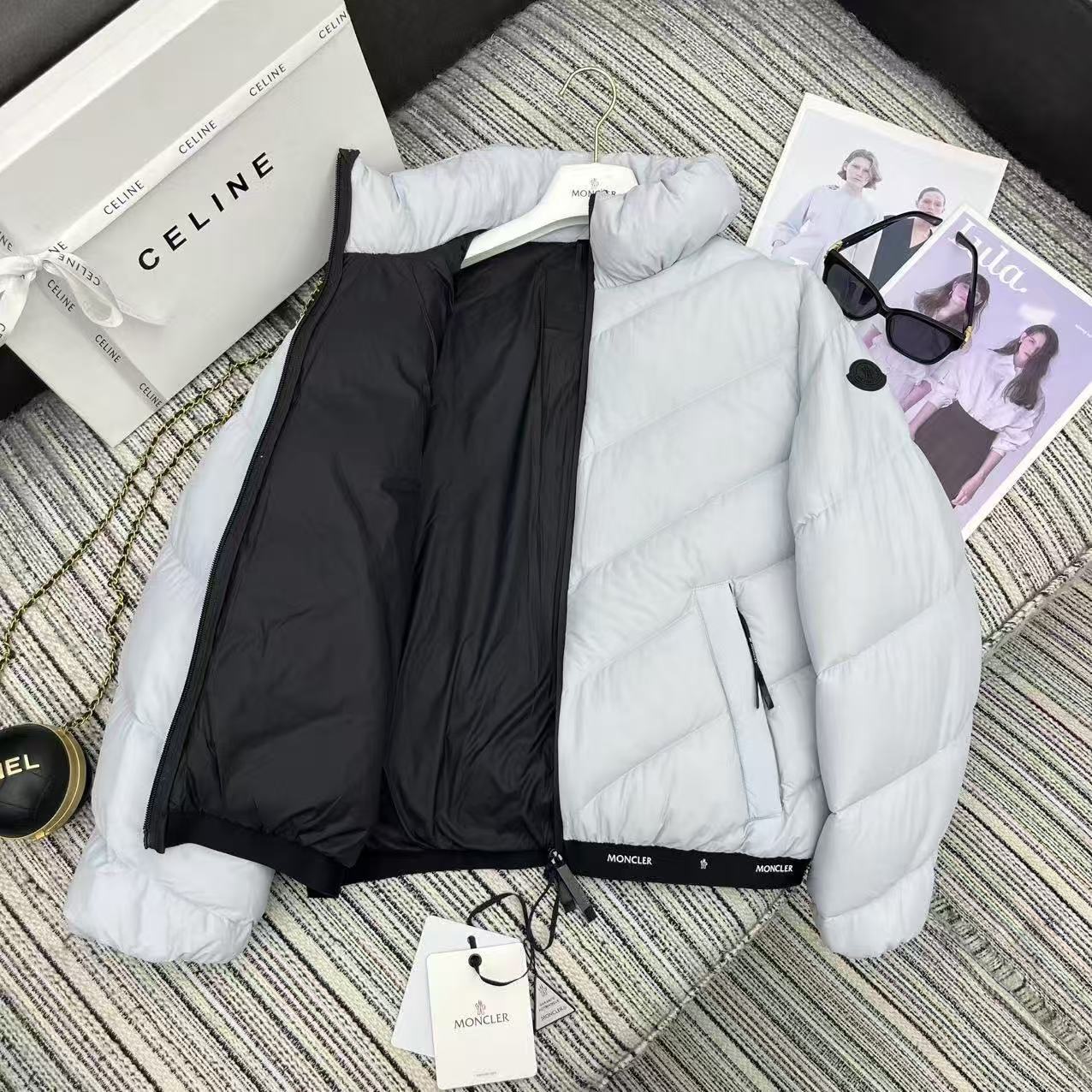 Moncler  モンクレール ダウンジャケット