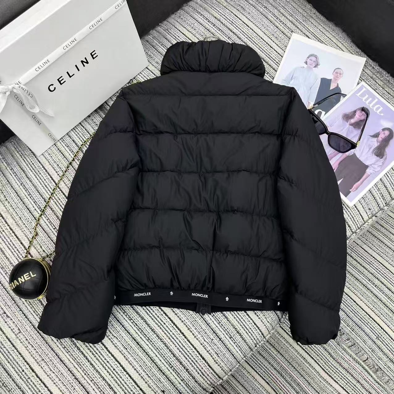 Moncler  モンクレール ダウンジャケット