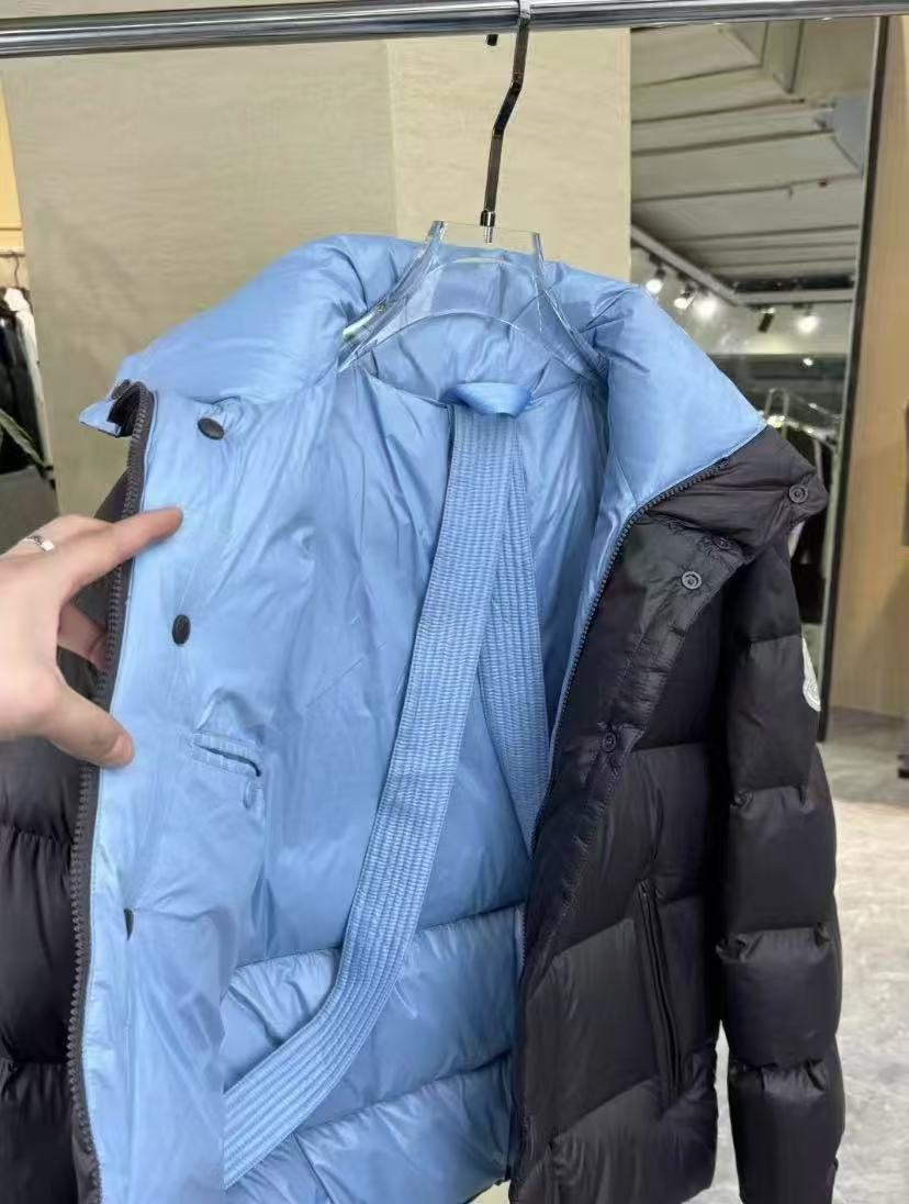 Moncler  モンクレール ダウンジャケット
