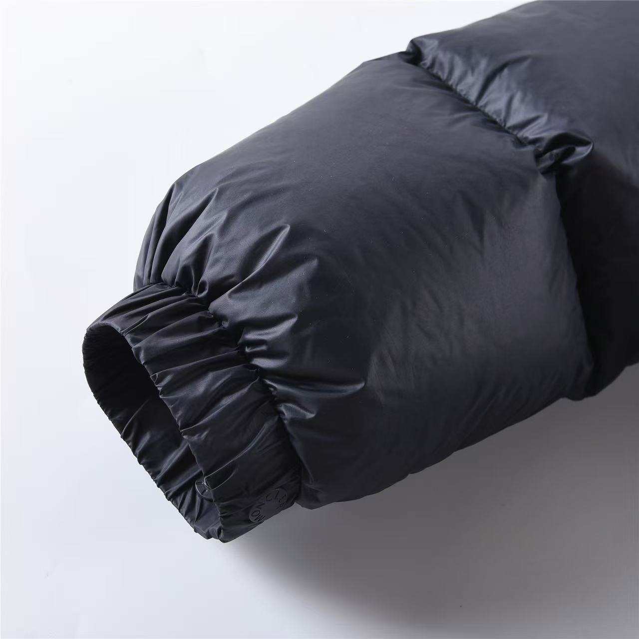 Moncler  モンクレール ダウンジャケット