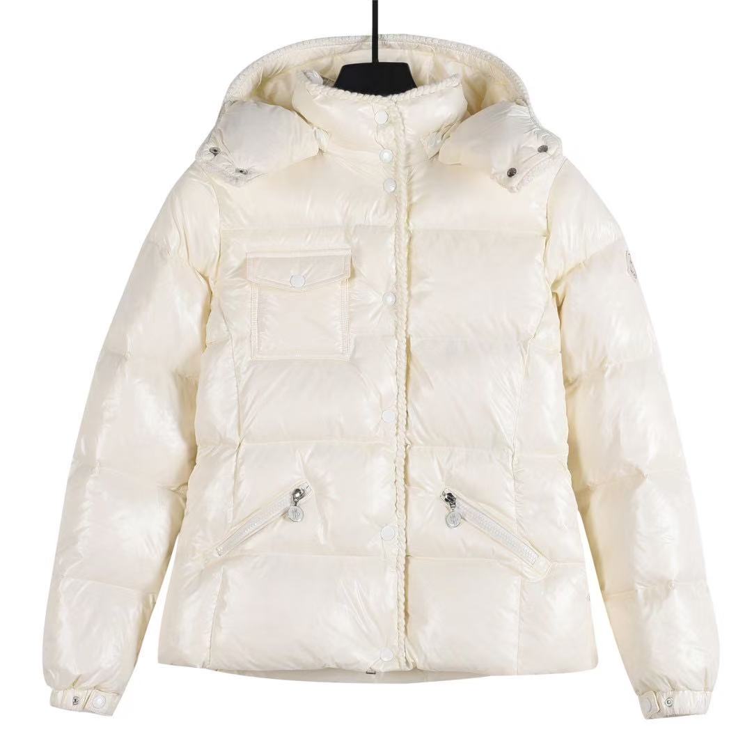 Moncler  モンクレール ダウンジャケット
