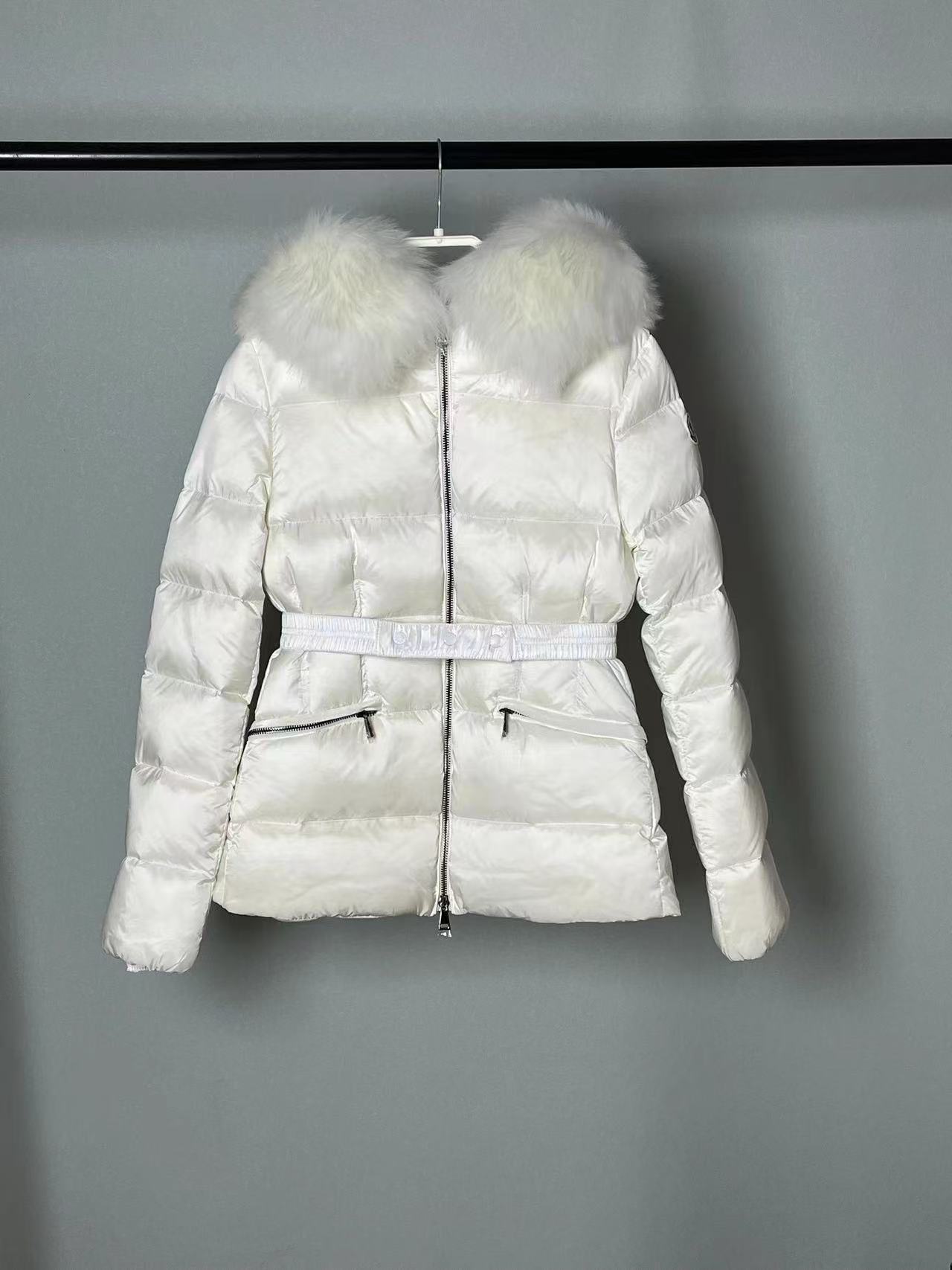 Moncler  モンクレール ダウンジャケット