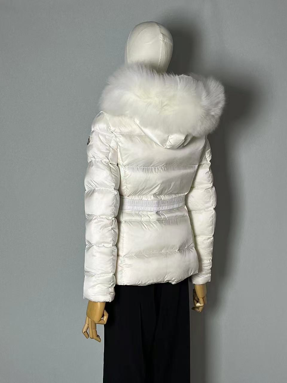 Moncler  モンクレール ダウンジャケット