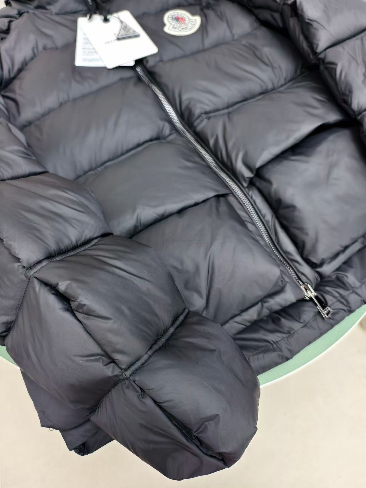 Moncler  モンクレール ダウンジャケット