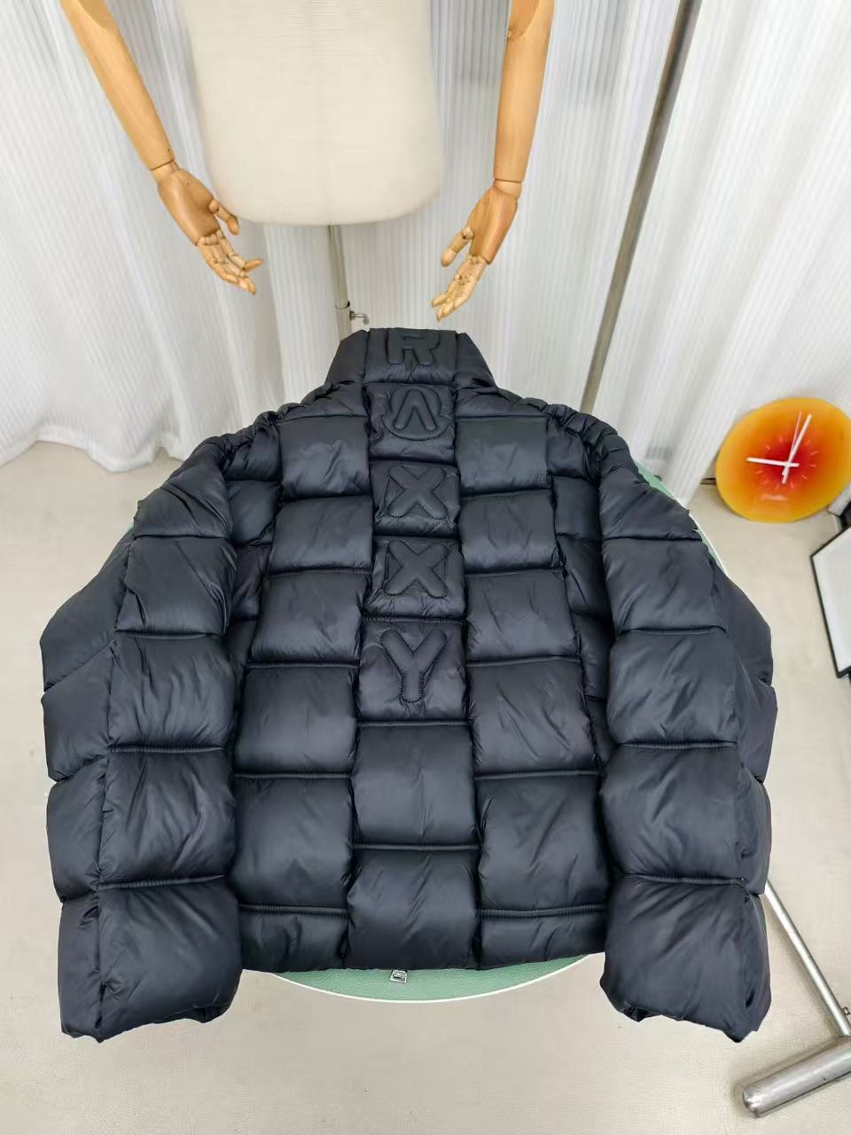 Moncler  モンクレール ダウンジャケット