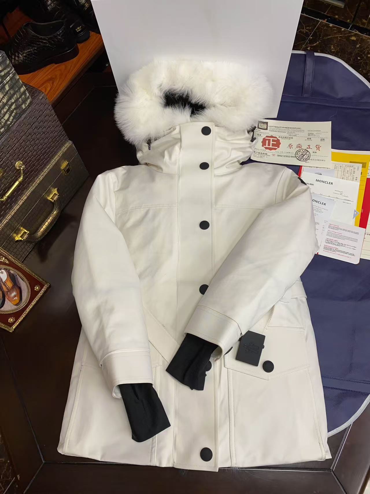 Moncler  モンクレール ダウンジャケット