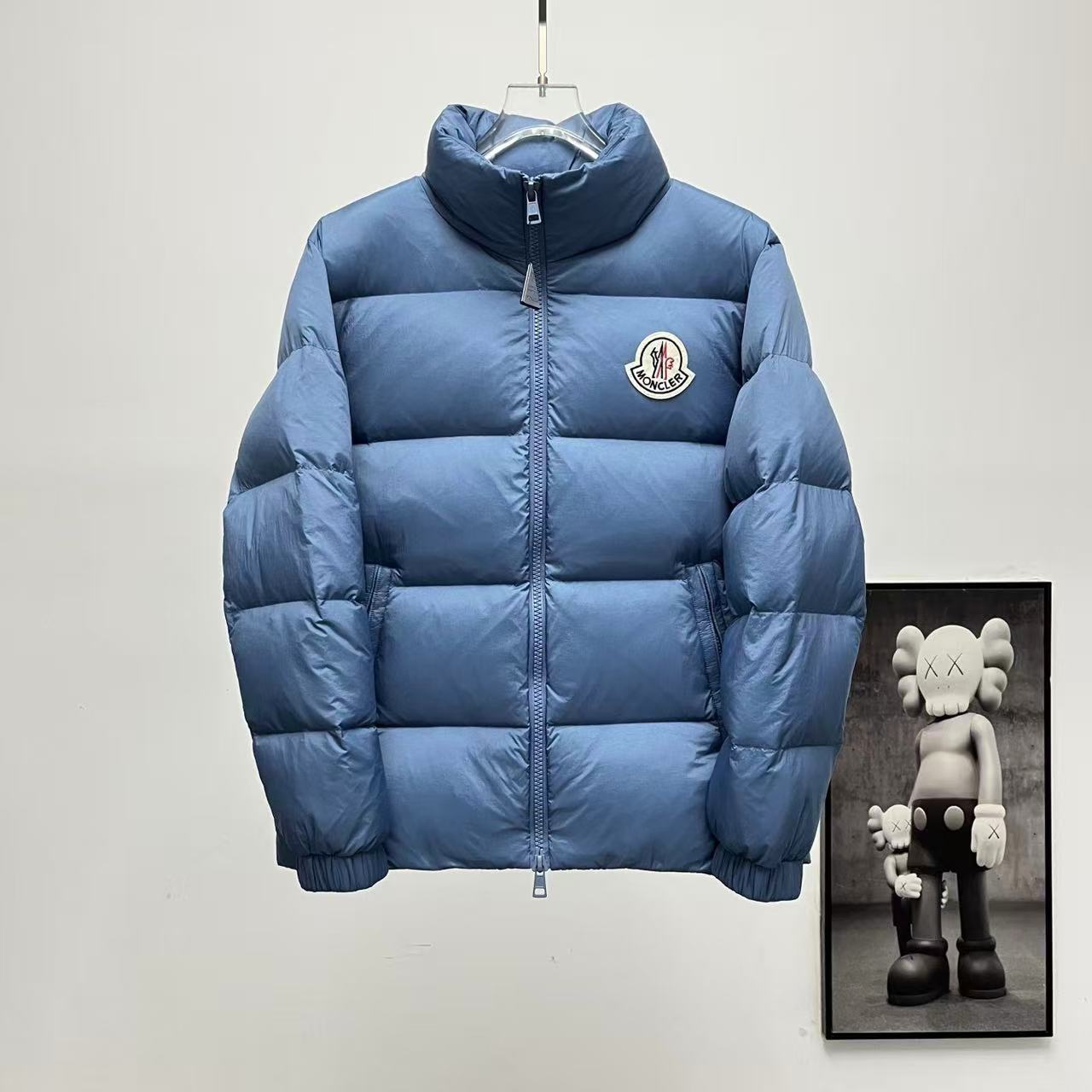 Moncler  モンクレール ダウンジャケット
