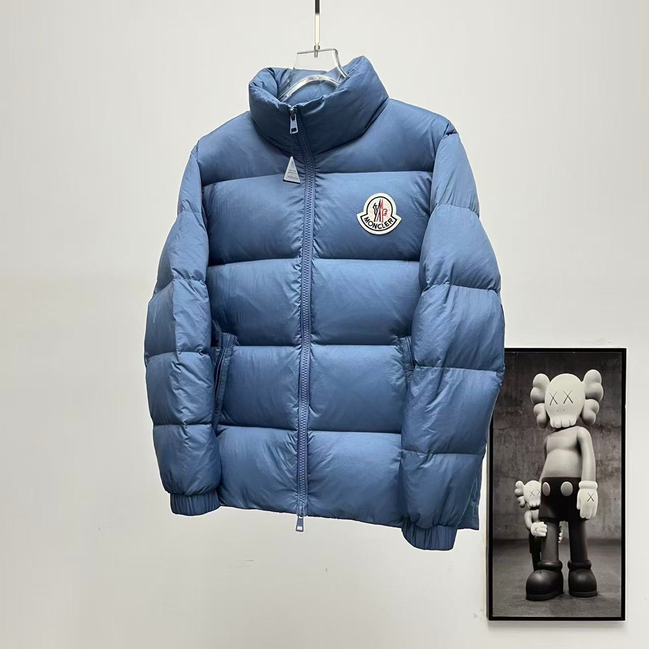 Moncler  モンクレール ダウンジャケット