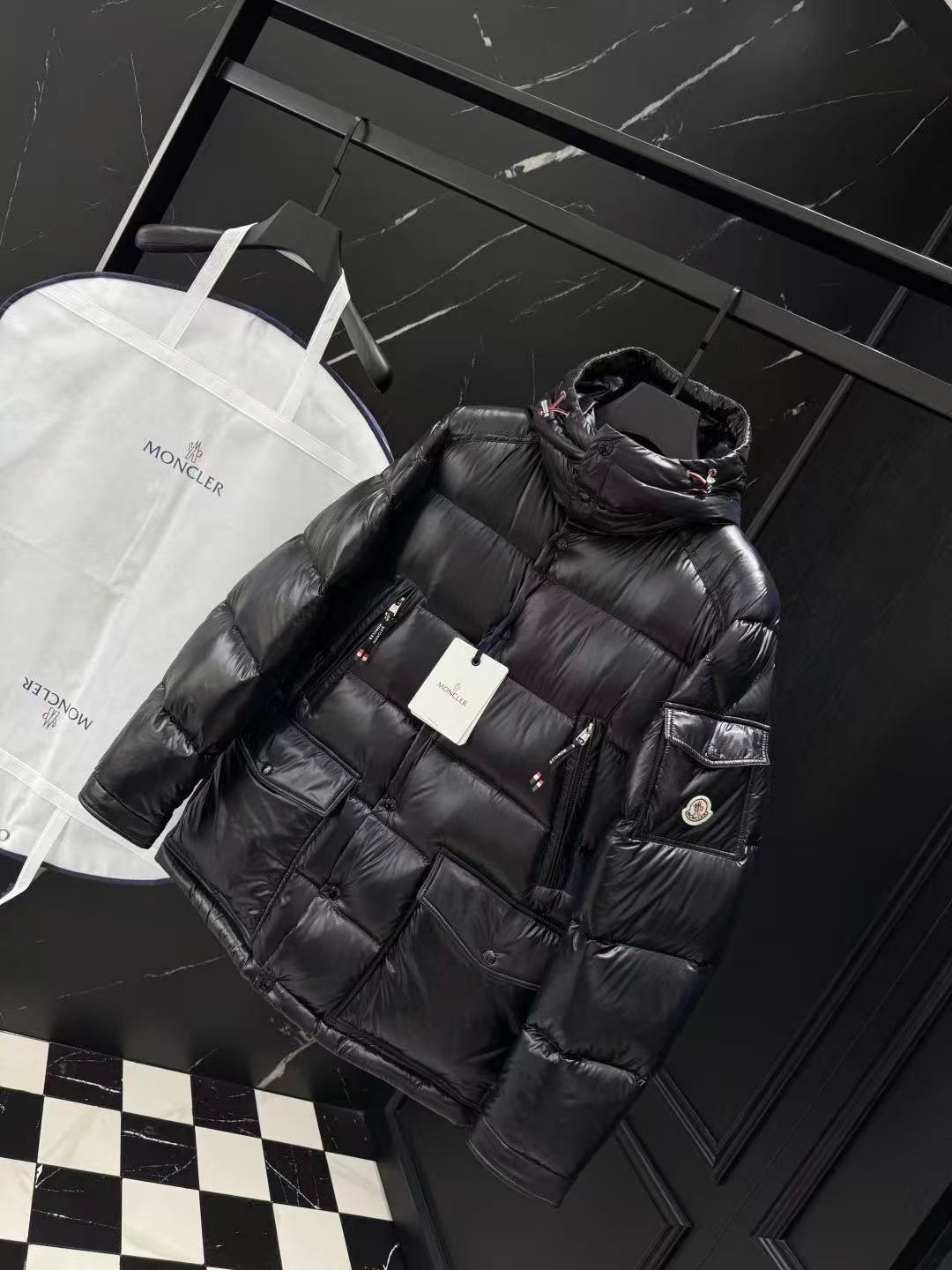 Moncler  モンクレール ダウンジャケット