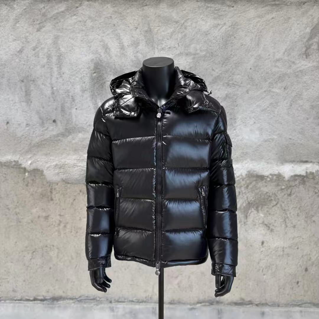 Moncler  モンクレール ダウンジャケット