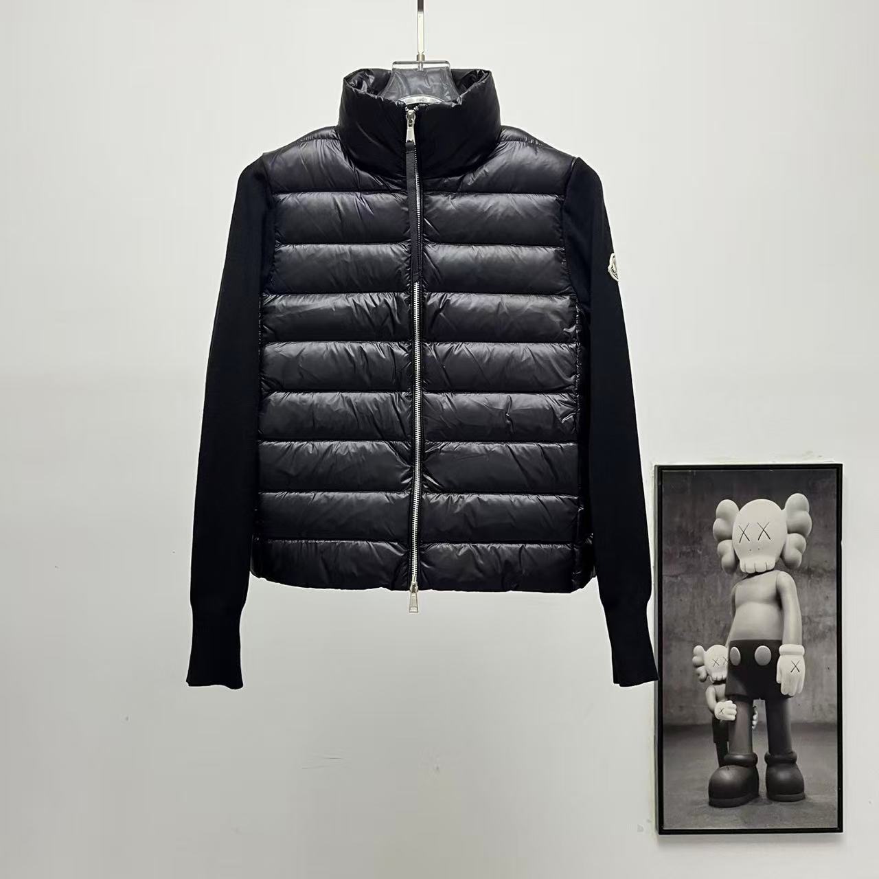 Moncler  モンクレール ダウンジャケット