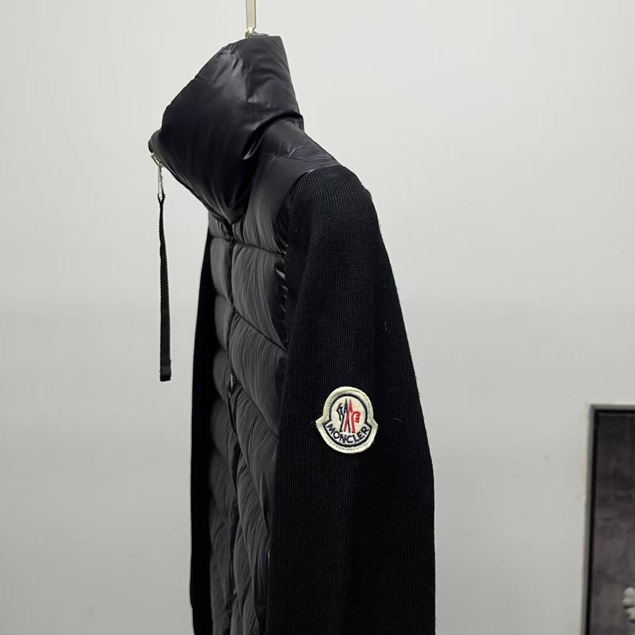 Moncler  モンクレール ダウンジャケット