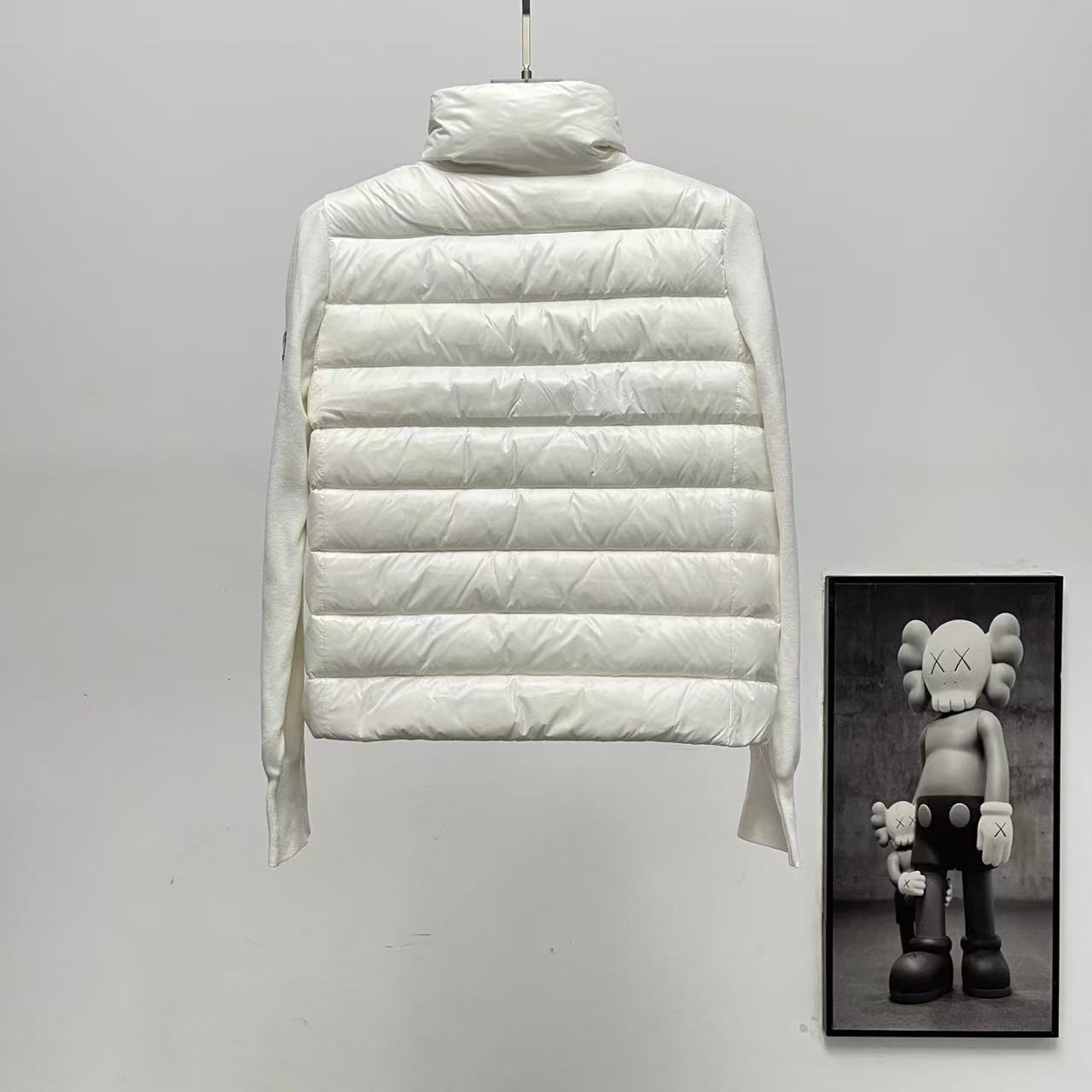 Moncler  モンクレール ダウンジャケット