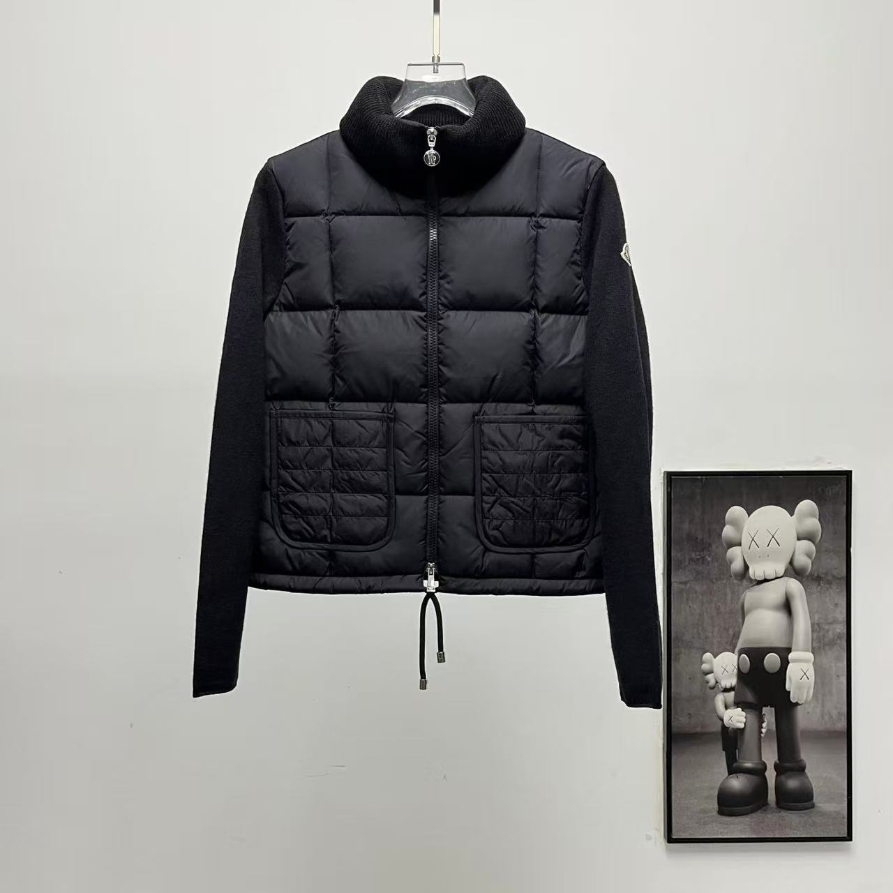 Moncler  モンクレール ダウンジャケット