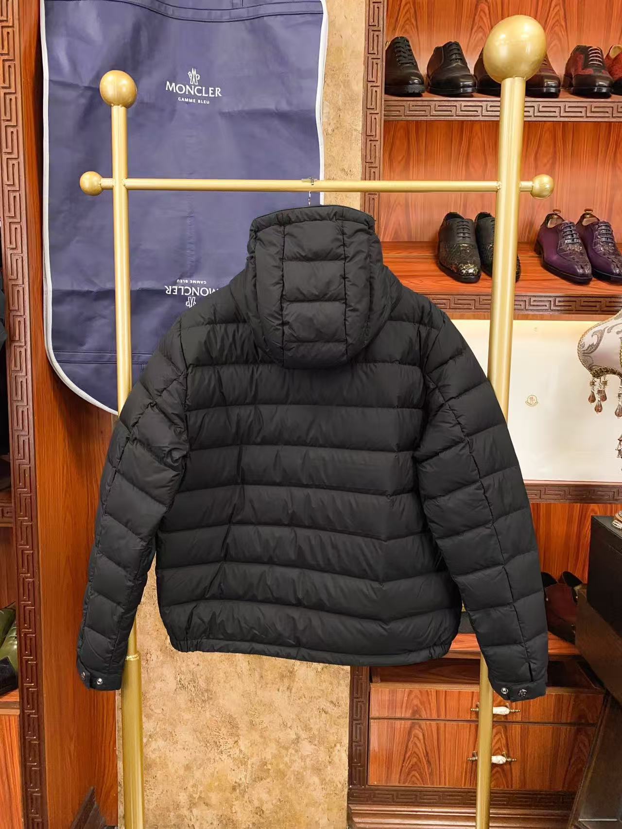 Moncler  モンクレール ダウンジャケット