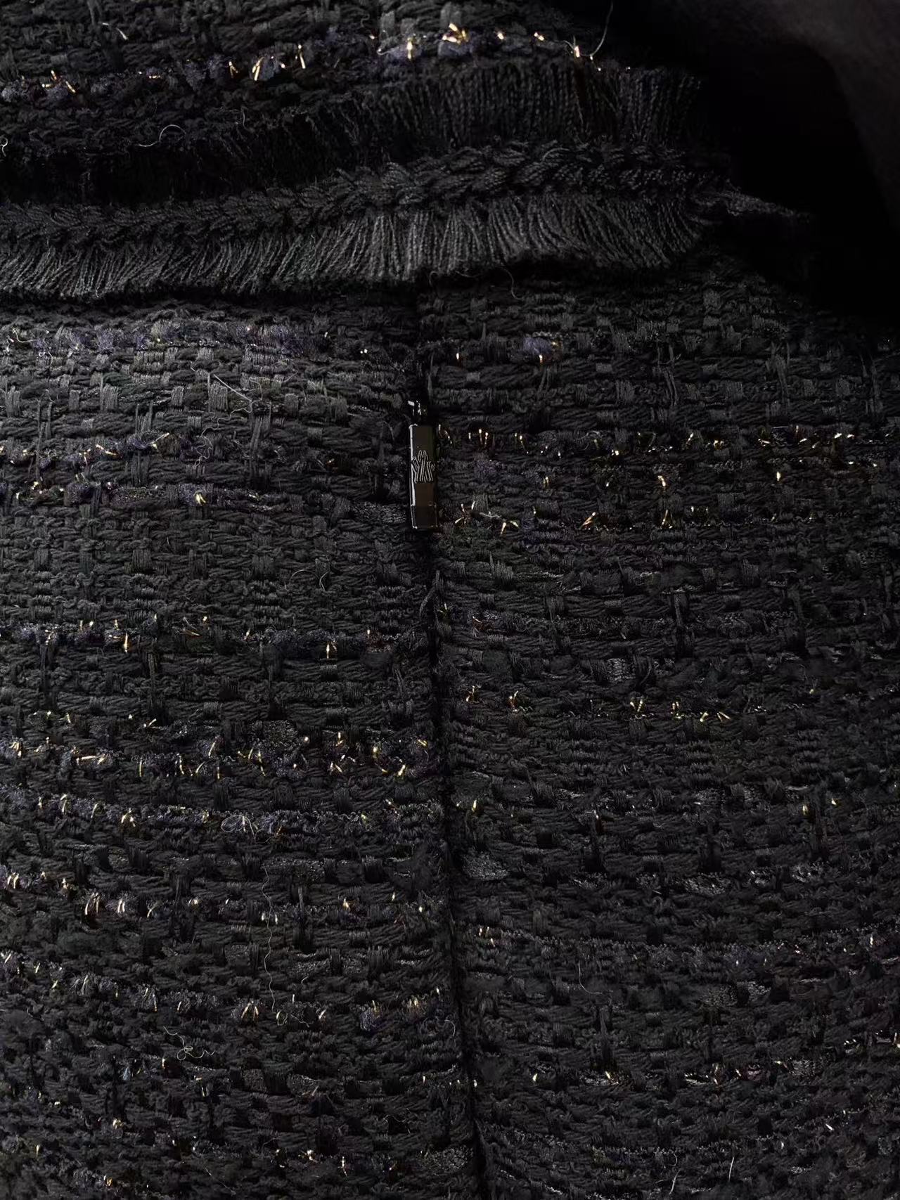 Moncler  モンクレール ダウンジャケット