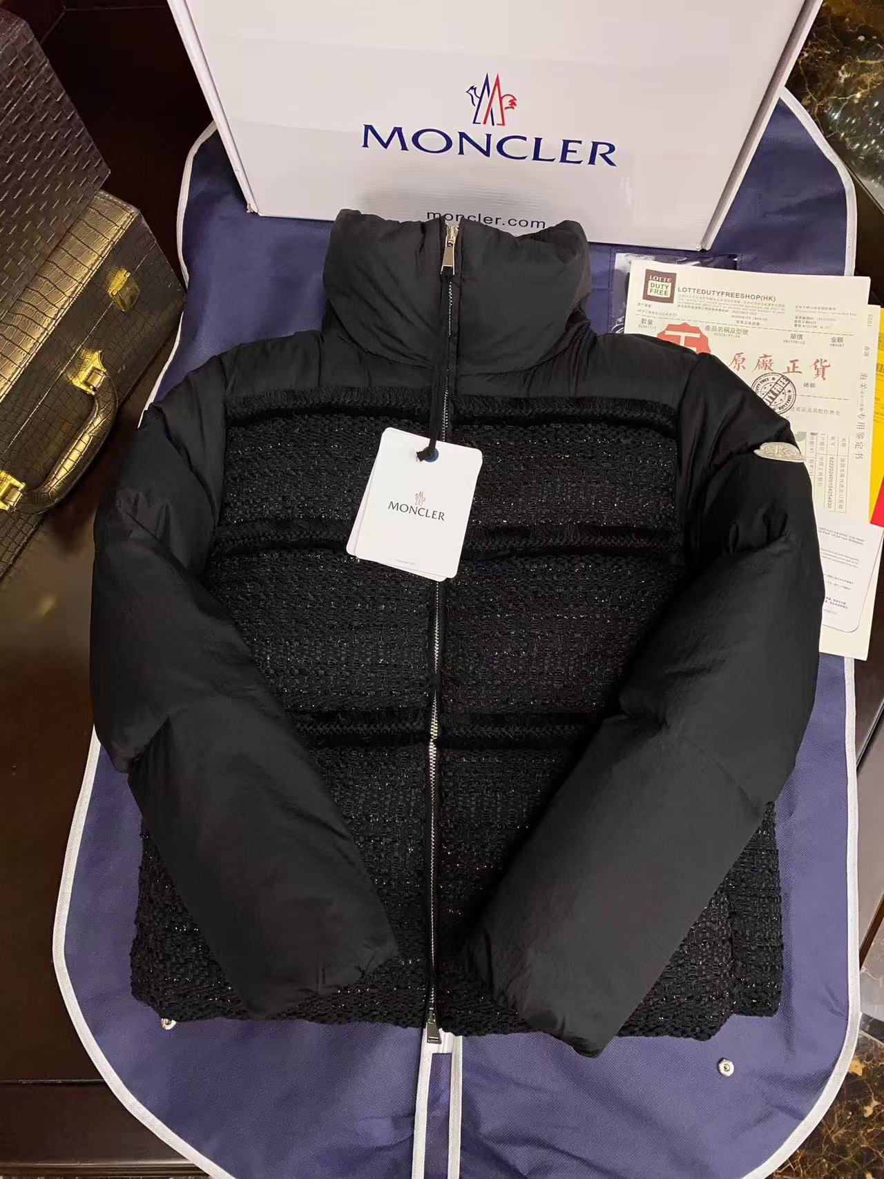 Moncler  モンクレール ダウンジャケット