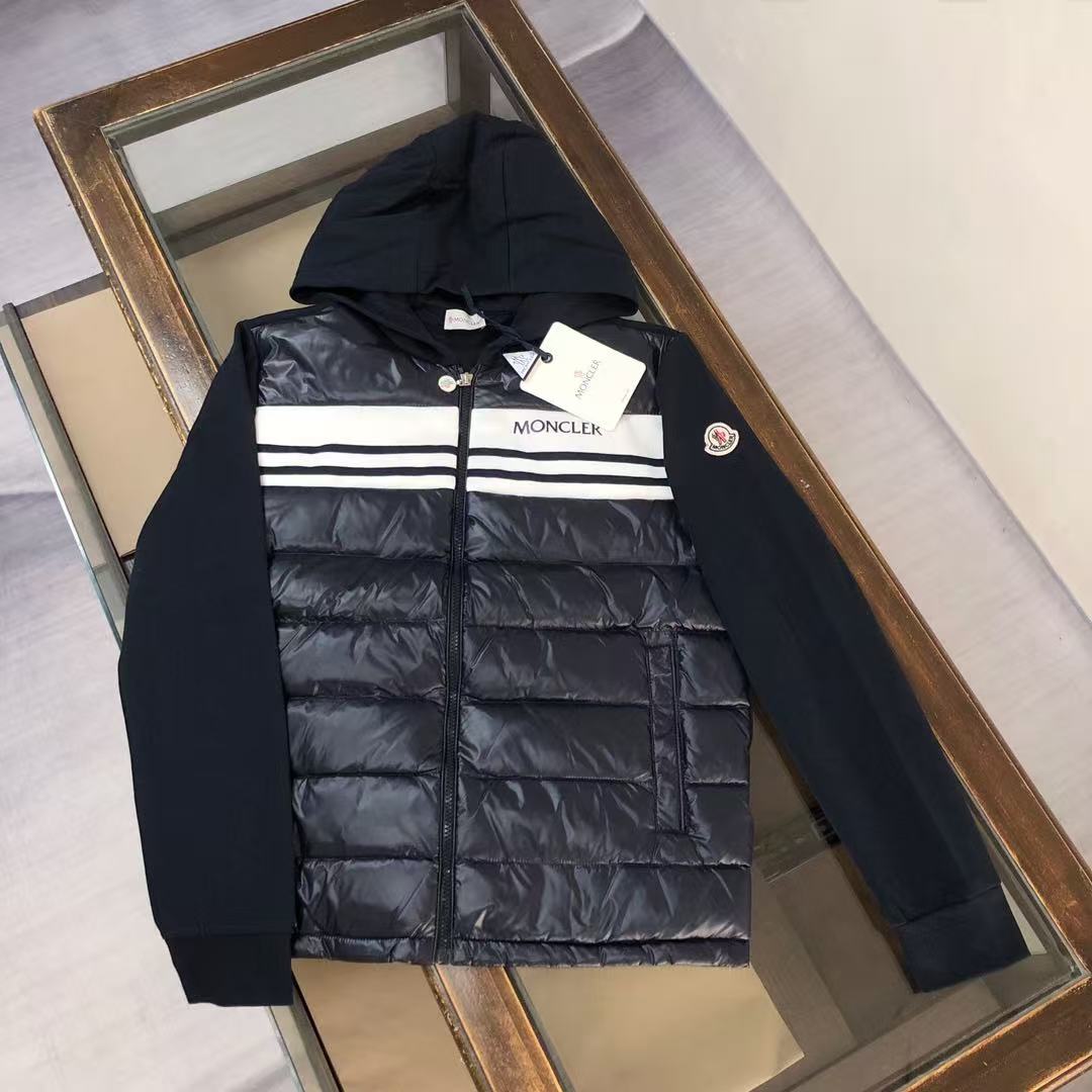 Moncler  モンクレール ダウンジャケット