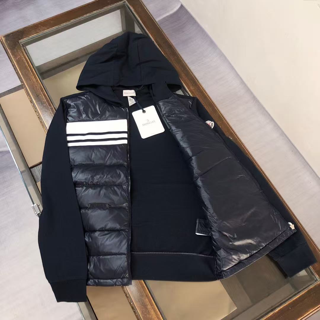 Moncler  モンクレール ダウンジャケット