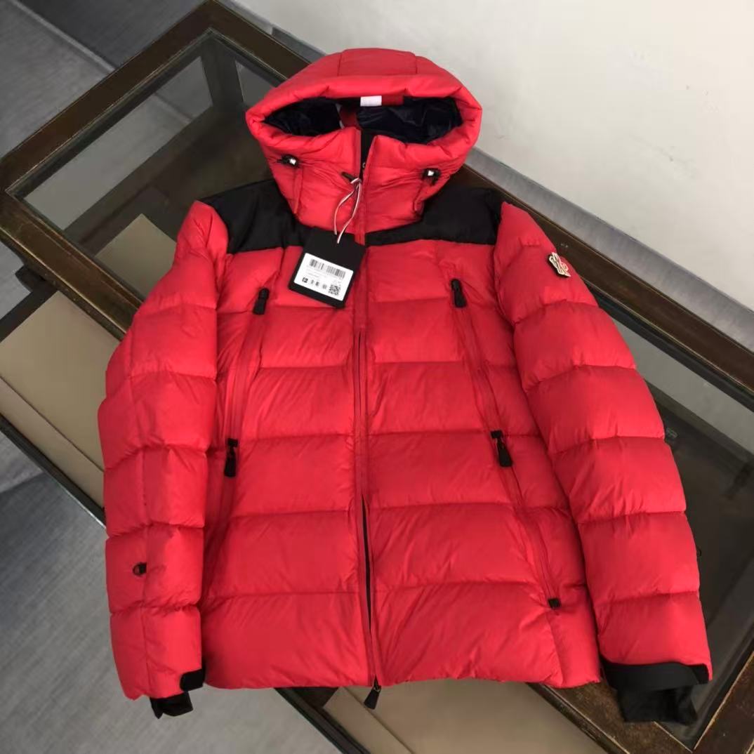 Moncler  モンクレール ダウンジャケット