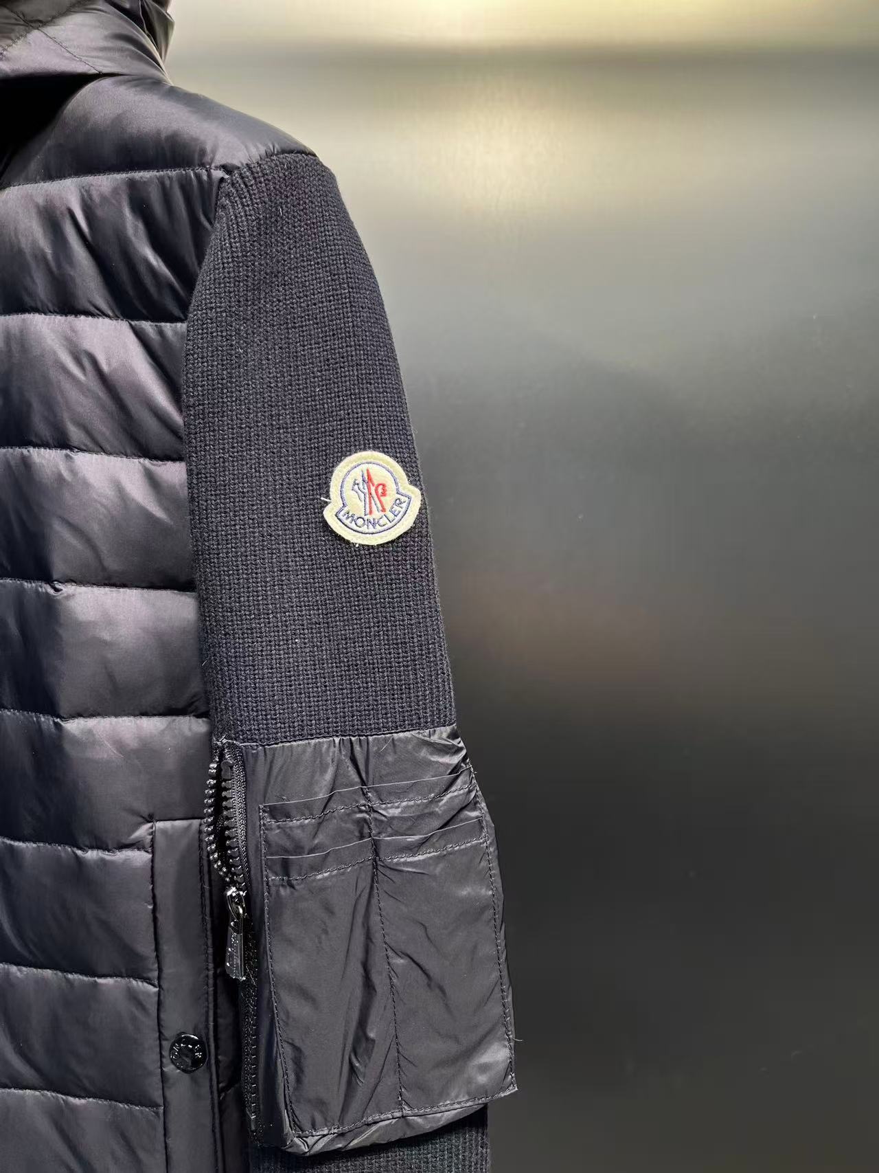 Moncler  モンクレール ダウンジャケット